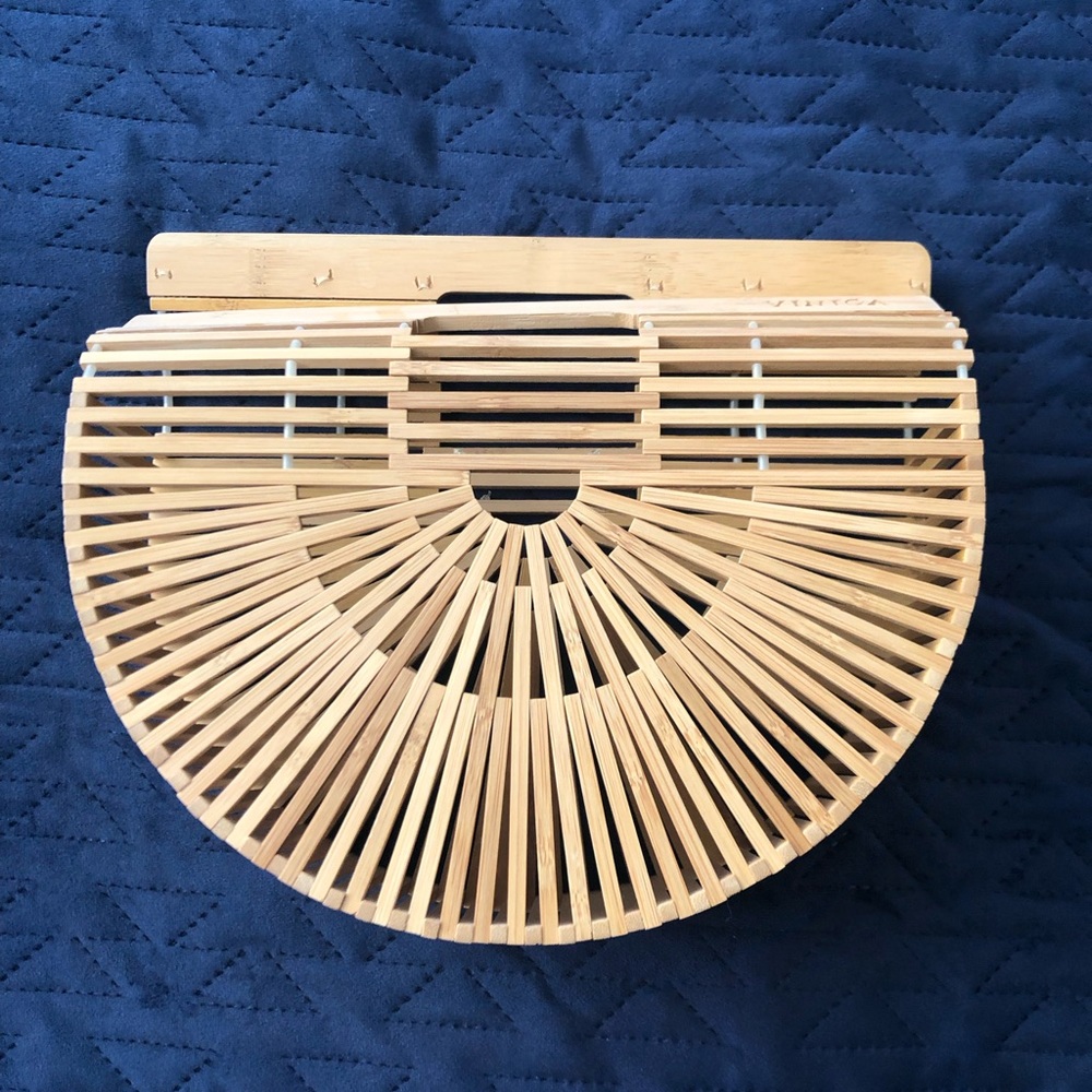 Trendy wooden purse - like new